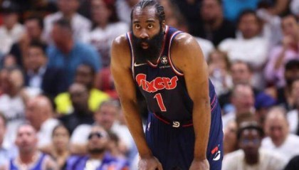 百家乐平台网上赌场-哈登顶薪最多能拿多少？降薪留队又将如何操作？