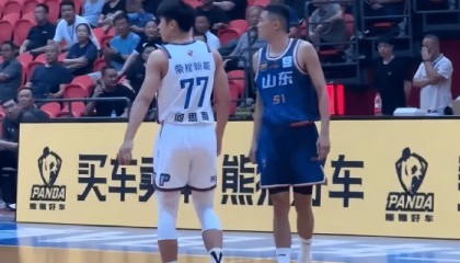 山东捡到宝了！陈林坚山东首秀三分+突破齐爆，外线终于有期待了